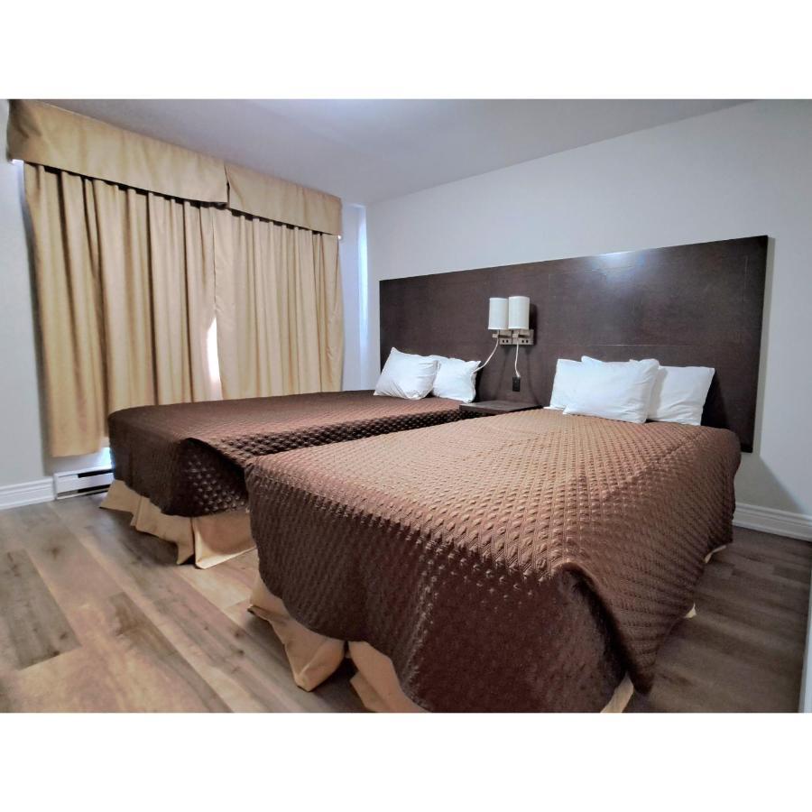 Cedar Lodge Motel Ґодріч Екстер'єр фото