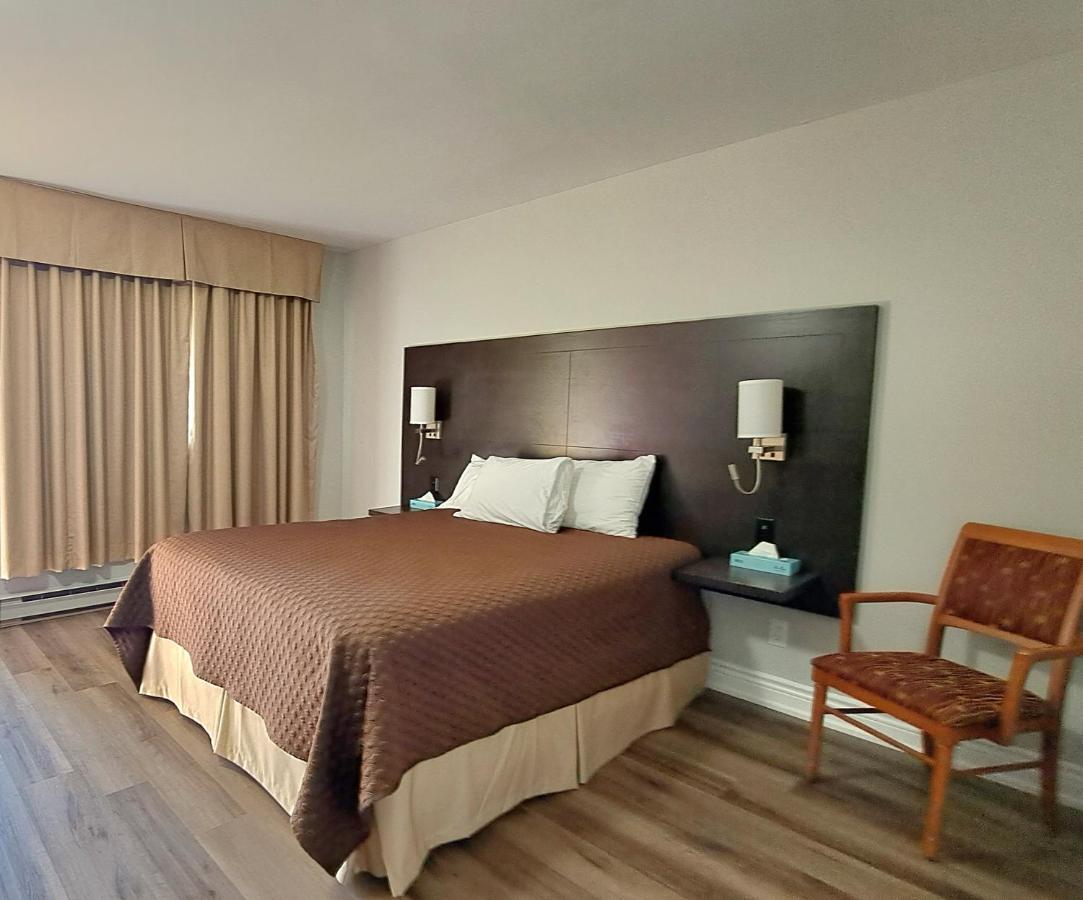 Cedar Lodge Motel Ґодріч Екстер'єр фото