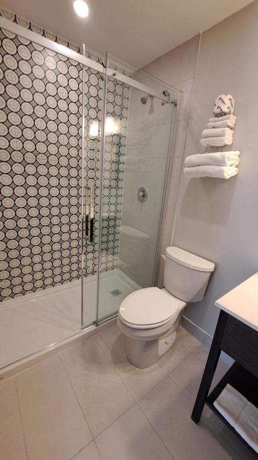 Cedar Lodge Motel Ґодріч Екстер'єр фото