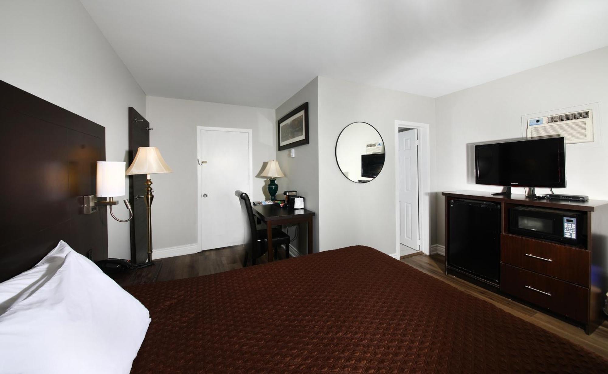 Cedar Lodge Motel Ґодріч Екстер'єр фото