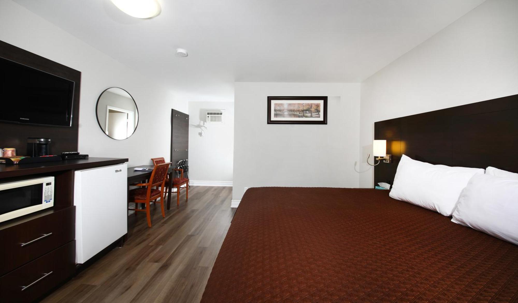 Cedar Lodge Motel Ґодріч Екстер'єр фото