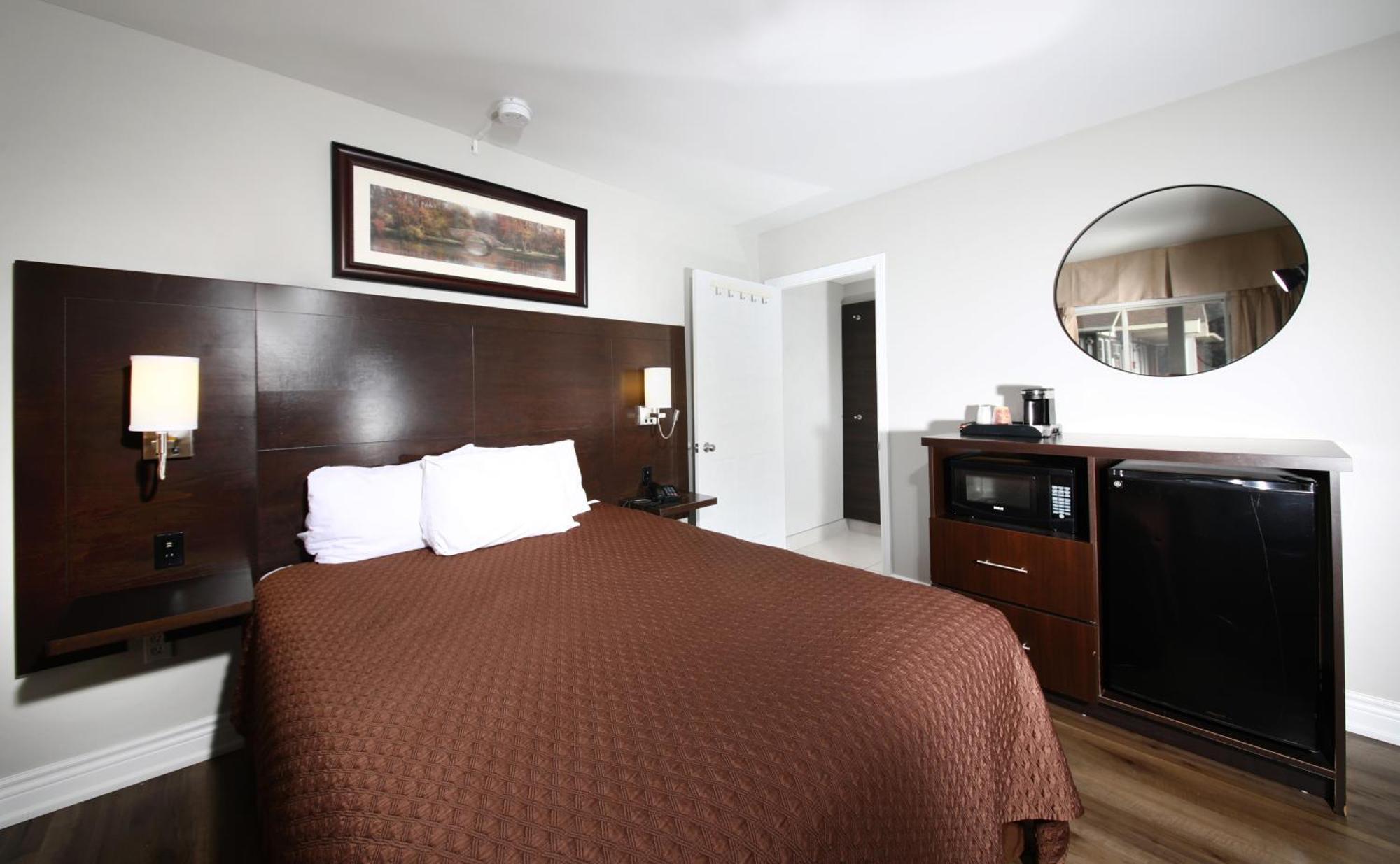 Cedar Lodge Motel Ґодріч Екстер'єр фото
