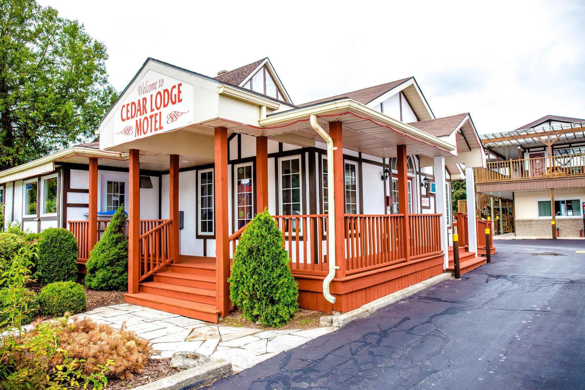 Cedar Lodge Motel Ґодріч Екстер'єр фото