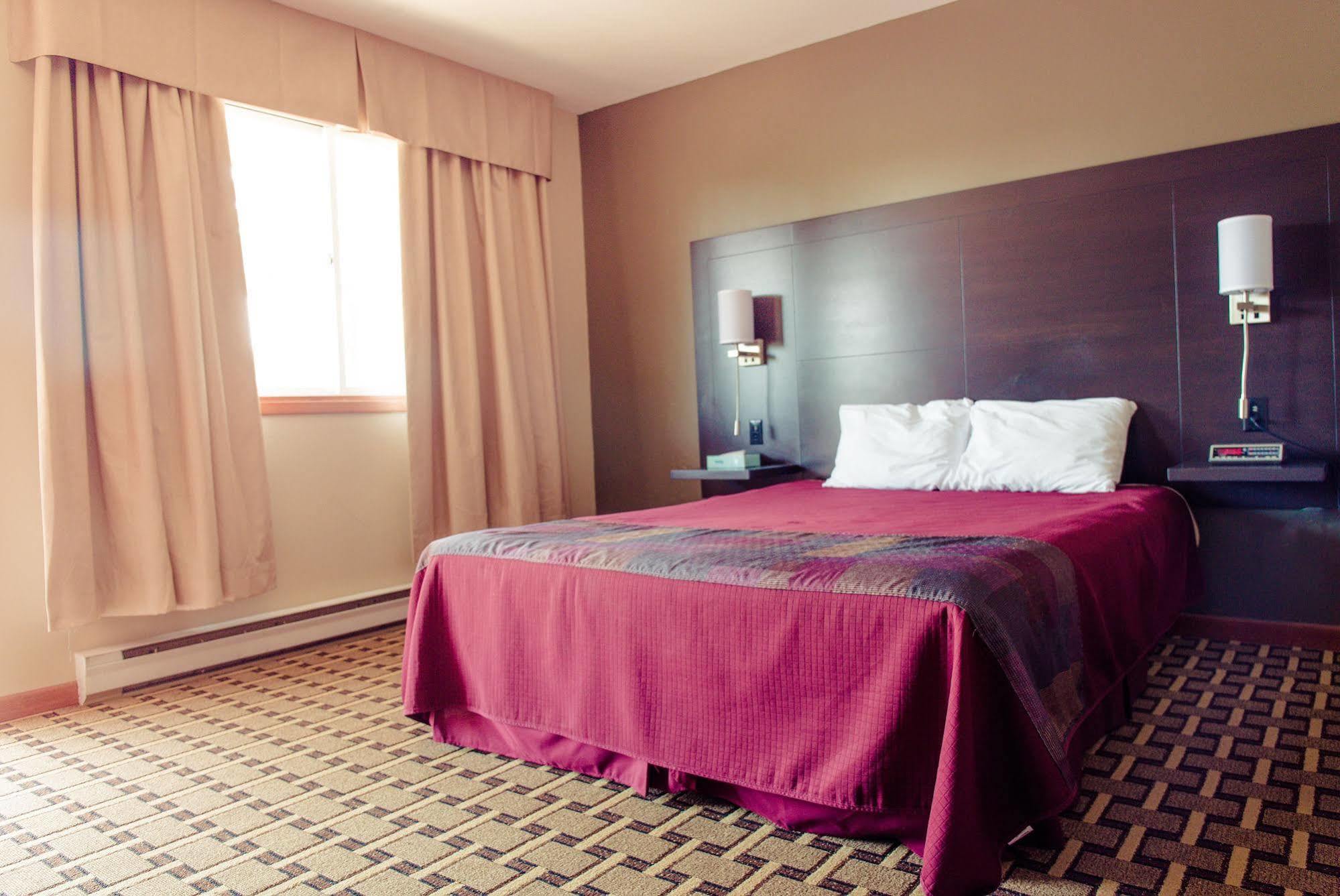 Cedar Lodge Motel Ґодріч Екстер'єр фото