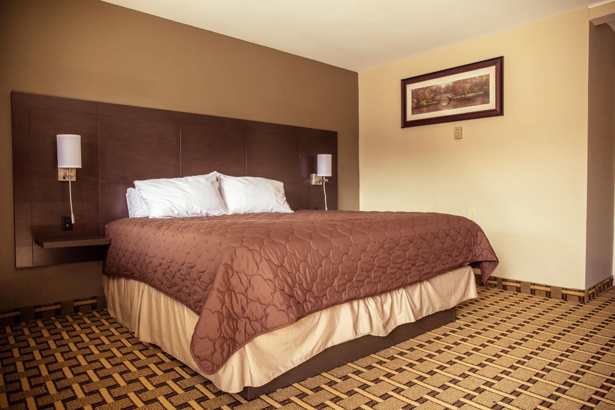 Cedar Lodge Motel Ґодріч Екстер'єр фото