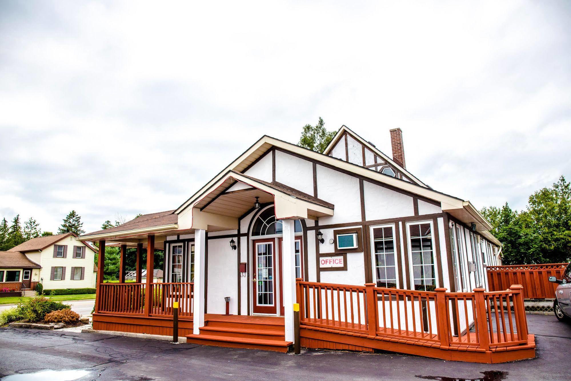 Cedar Lodge Motel Ґодріч Екстер'єр фото