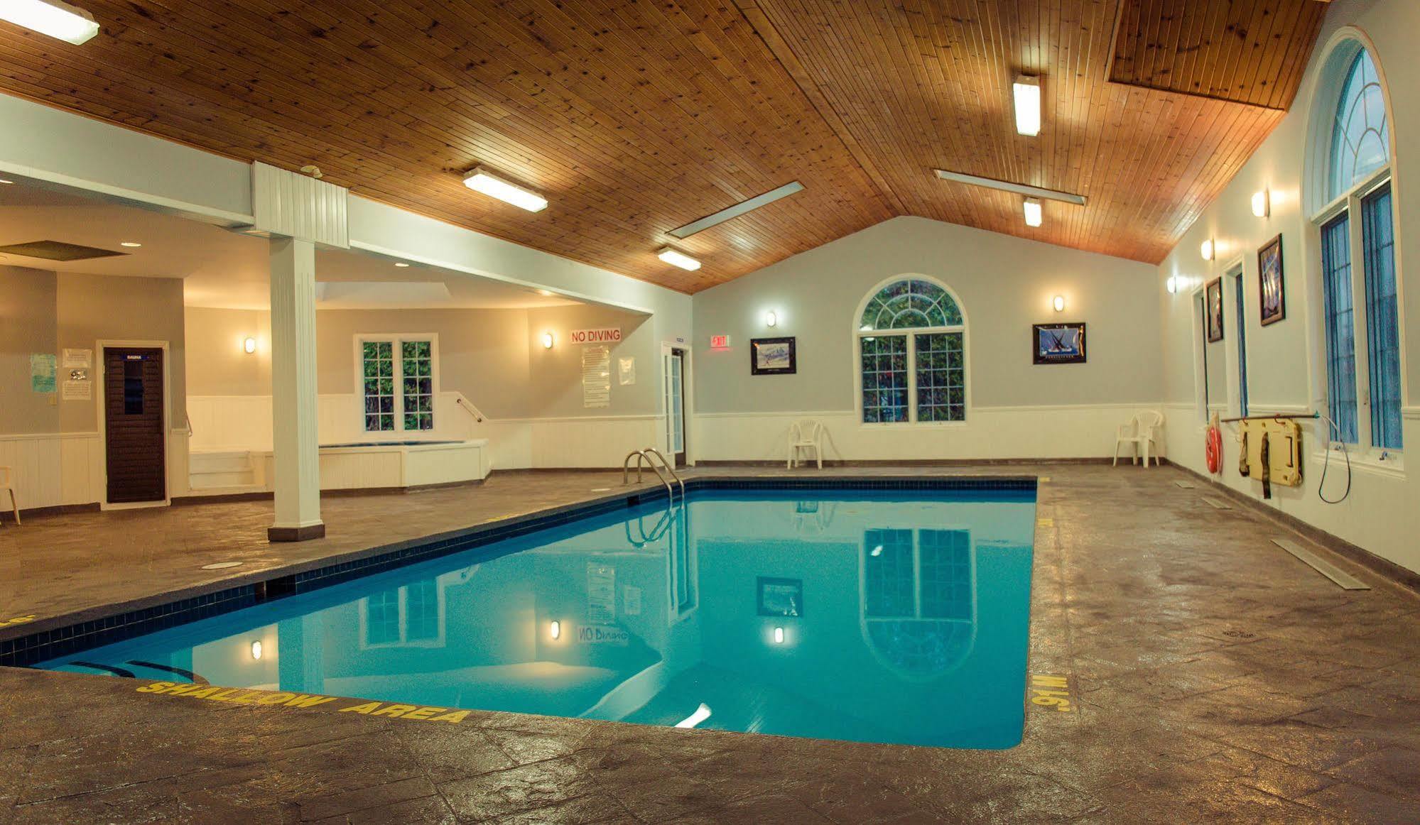 Cedar Lodge Motel Ґодріч Екстер'єр фото