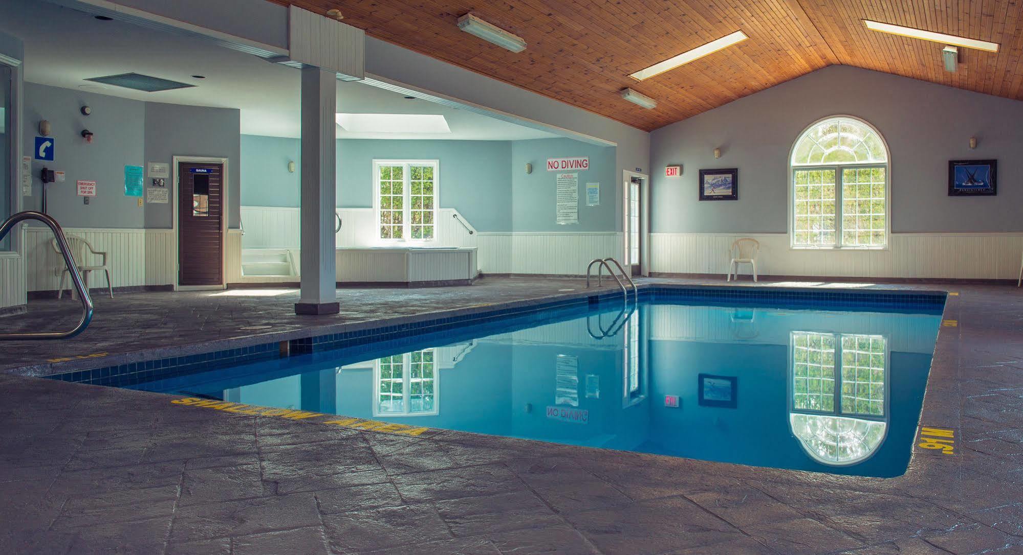 Cedar Lodge Motel Ґодріч Екстер'єр фото